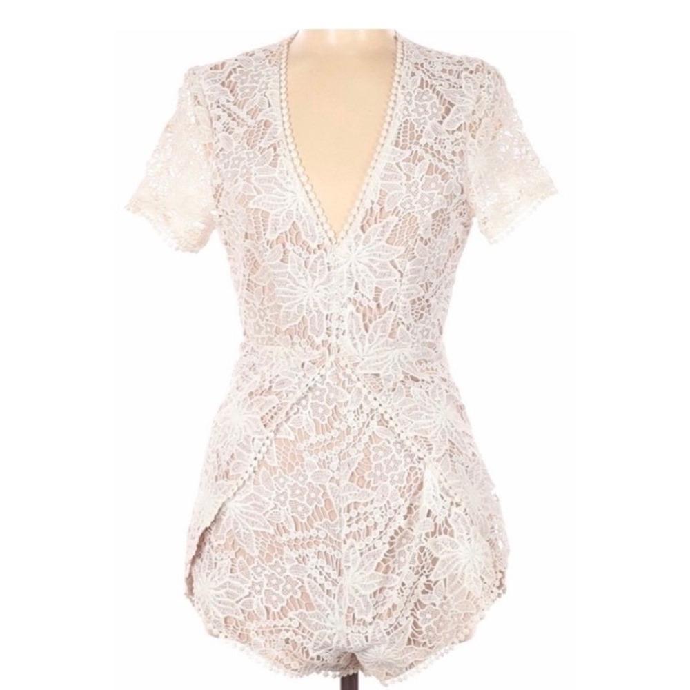 Love Tree Floral Lace V-Neck Romper Shorts Size L Cream Shabby Chic Boho Cut Out